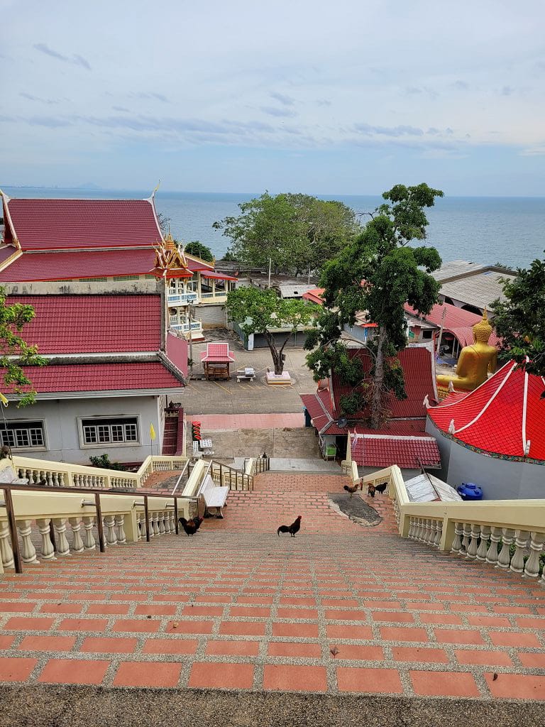 Wat Khao Takiab auf einem Hügel am Stadtrand von Hua Hin.
