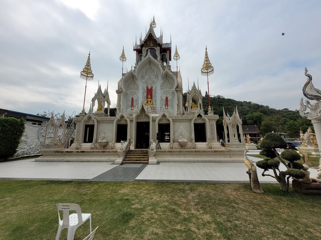 Wat Khoi in Petchaburi